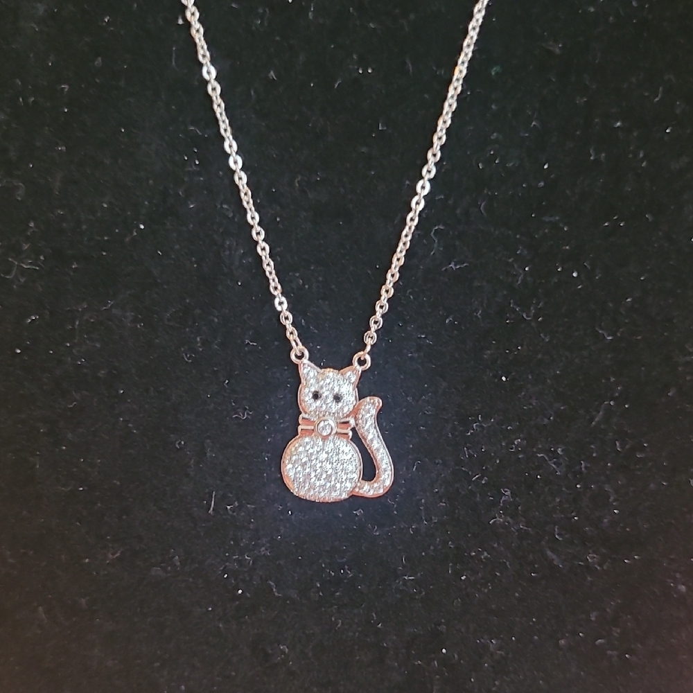 Pretty Bird 18k Plated White GoldCat Necklace